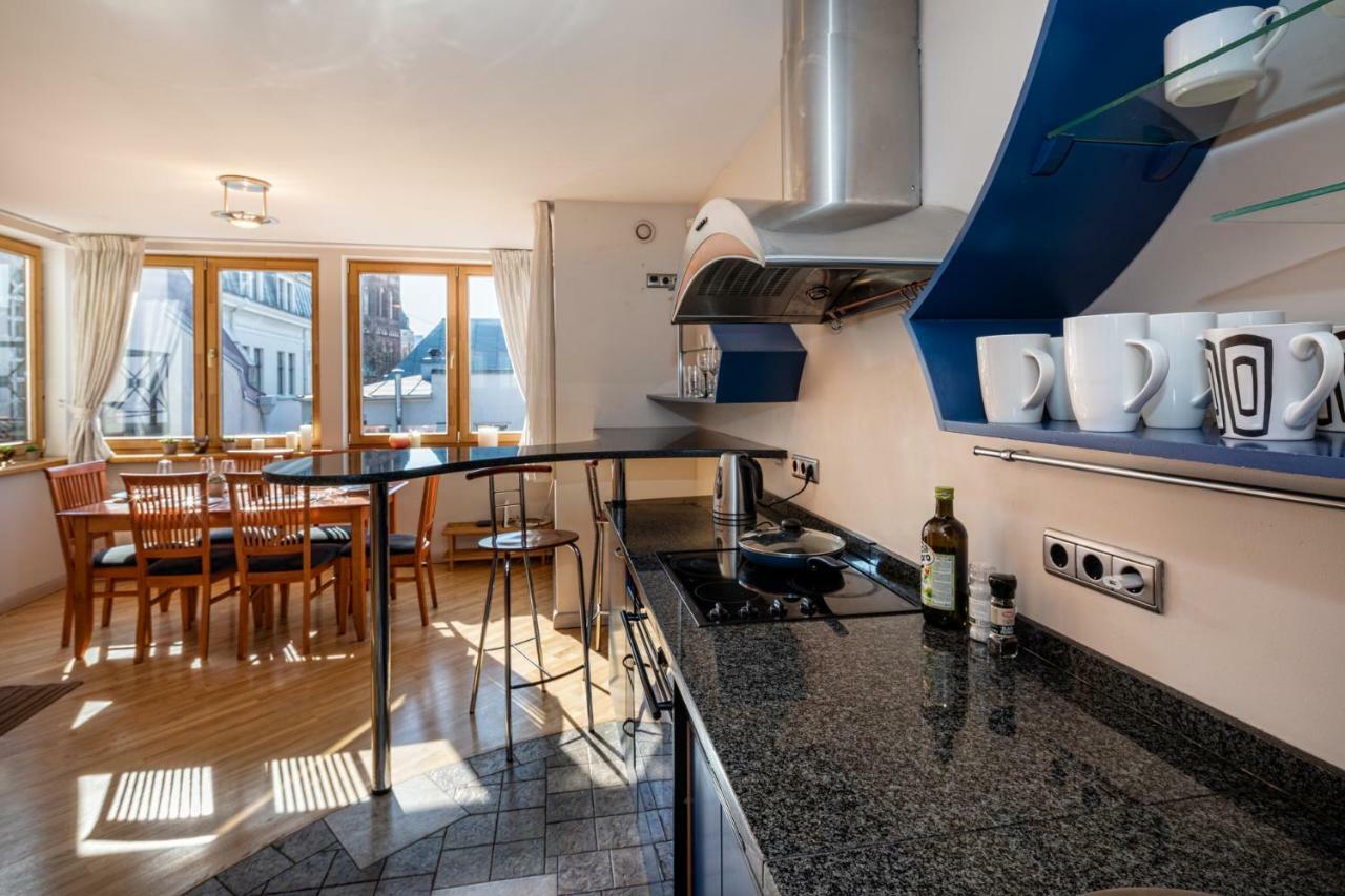 Old Riga Aldaru Street 2 Level Apartment With Terrace Buitenkant foto